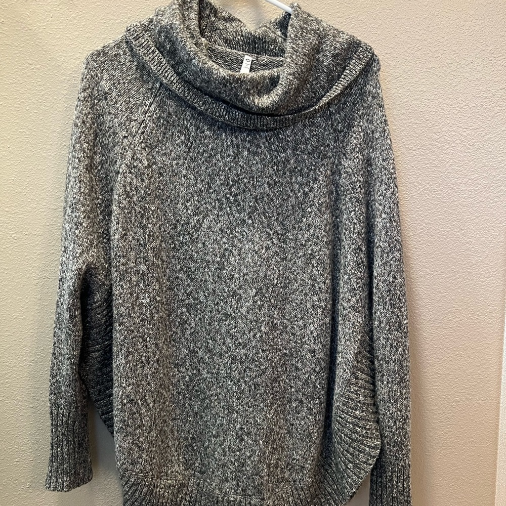 Leo & Nicole Sweater